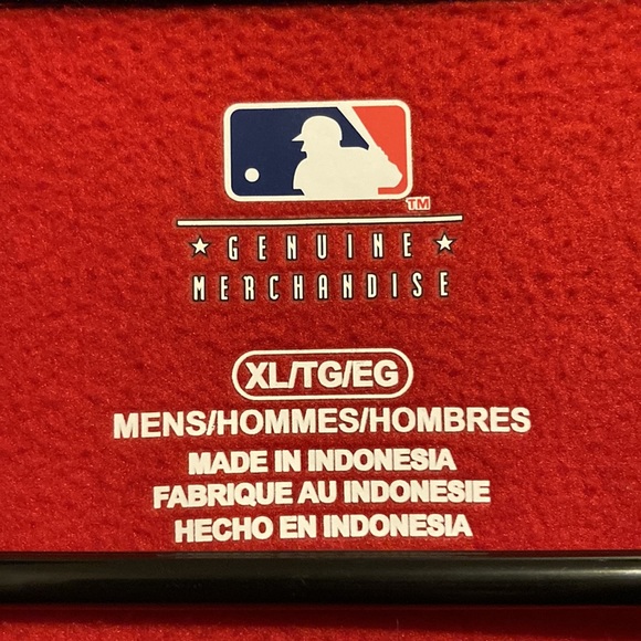 NWOT Boston Red Sox Sweatshirt - Picture 2 of 4